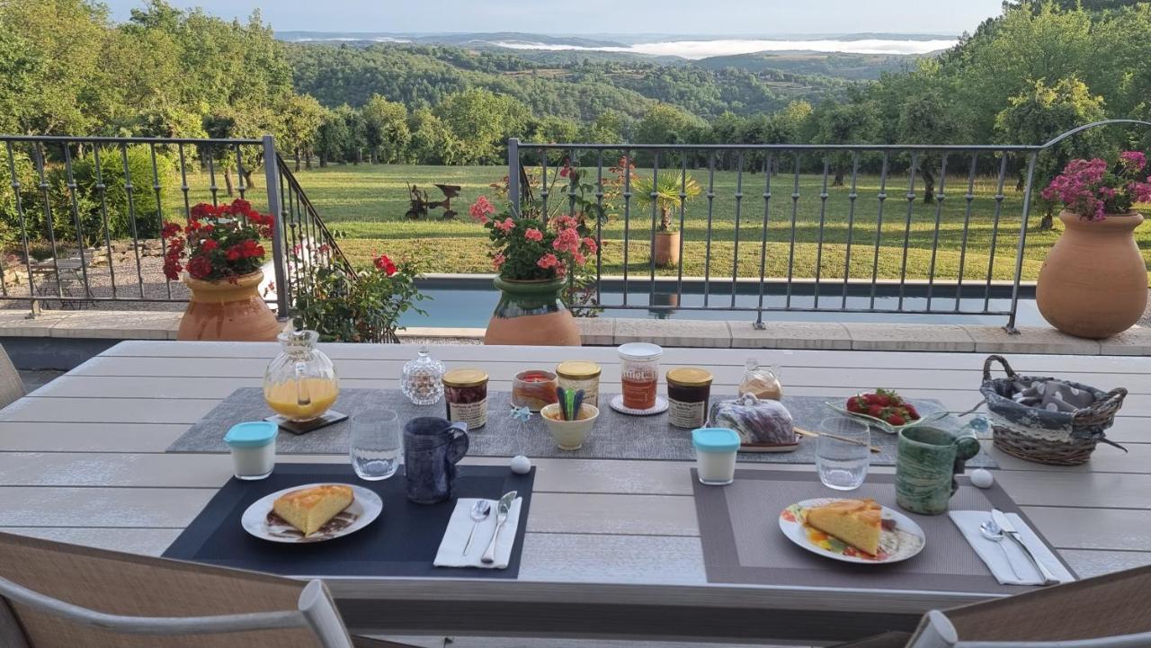 Bed and Breakfast Domaine La Garenne Reilhaguet Exteriér fotografie