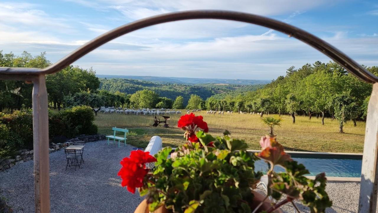 Bed and Breakfast Domaine La Garenne Reilhaguet Exteriér fotografie