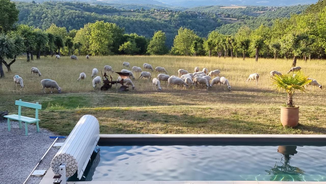 Bed and Breakfast Domaine La Garenne Reilhaguet Exteriér fotografie
